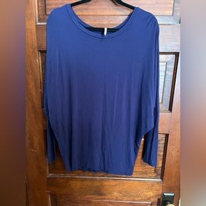 Women’s long sleeve blue shirt oversized medium